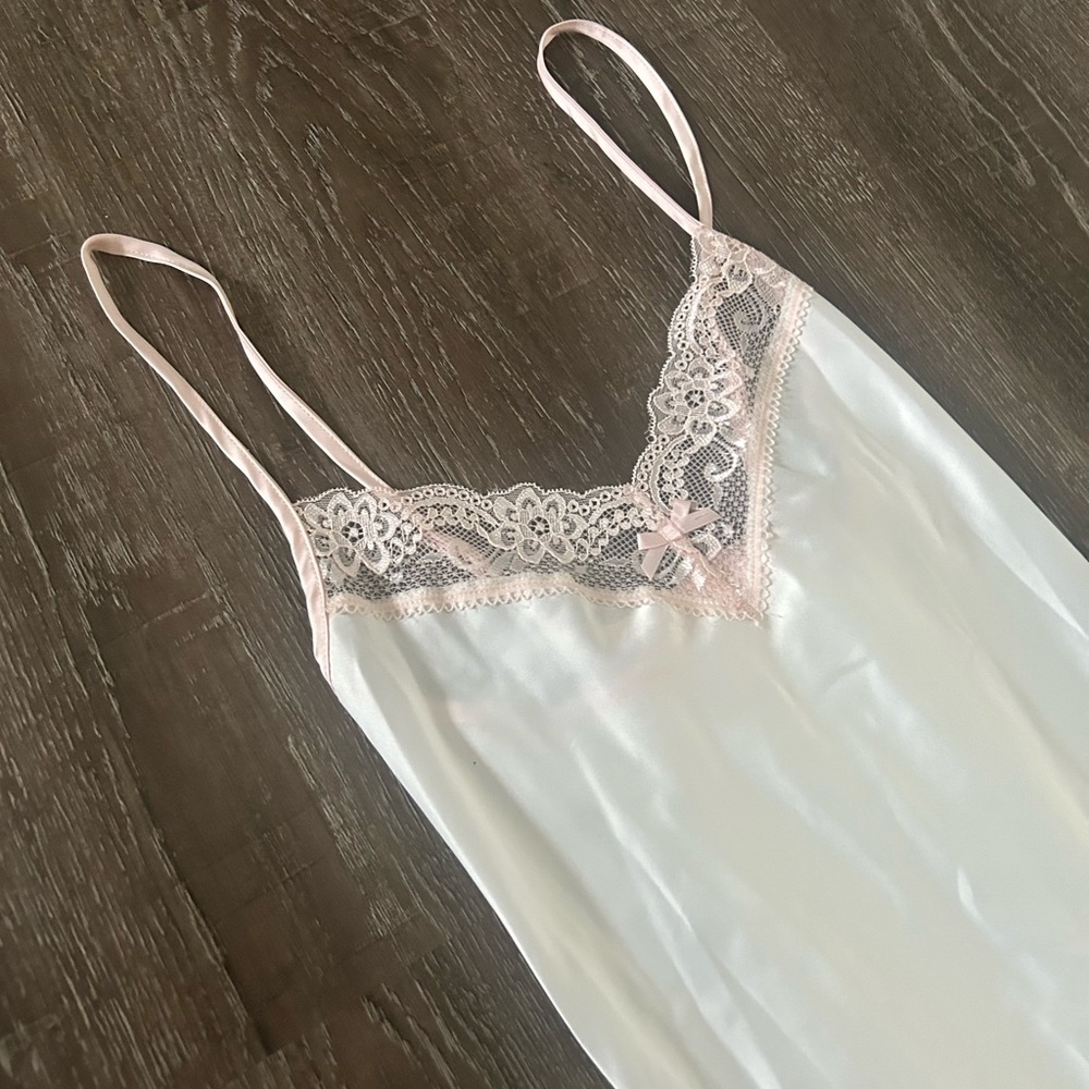 Midi Pink Lace White Nightdress